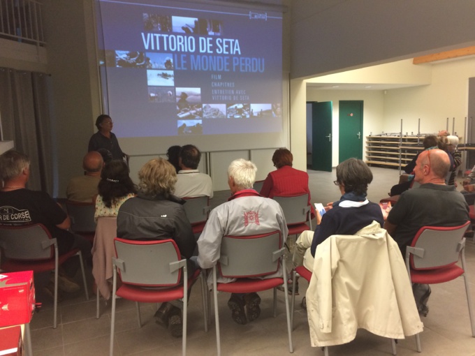 Projection du film "Le monde perdu" Projection du film "Le monde perdu"