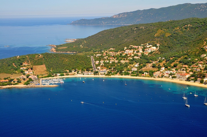 Le Port Jean-Baptiste TOMI et les mouillages organisés