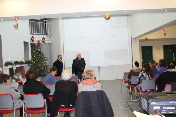 Conférence "Voyage dans l'univers des parfums" Conférence "Voyage dans l'univers des parfums"