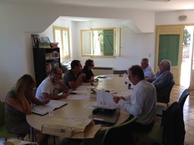 COMMISSION D'APPEL D'OFFRE DELEGATION DU SERVICE PUBLIC DE L'EAU POTABLE ET DE L'ASSAINISSEMENT COMMISSION D'APPEL D'OFFRE DELEGATION DU SERVICE PUBLIC DE L'EAU POTABLE ET DE L'ASSAINISSEMENT