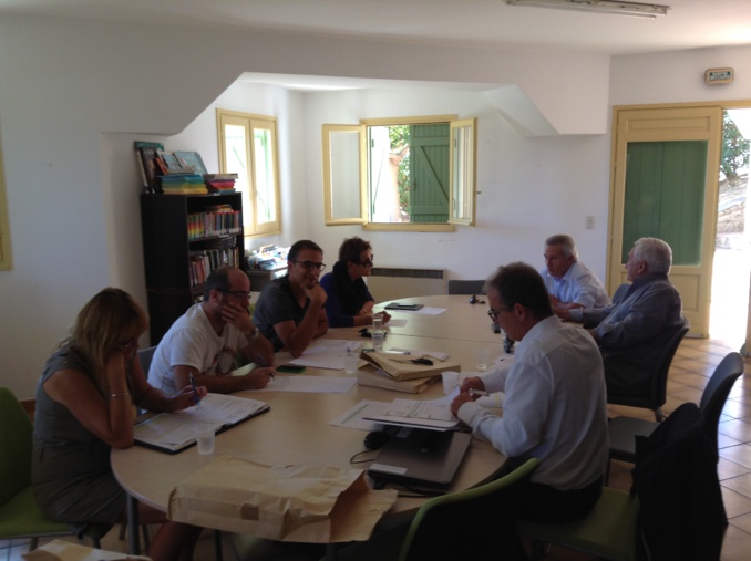 COMMISSION D'APPEL D'OFFRE DELEGATION DU SERVICE PUBLIC DE L'EAU POTABLE ET DE L'ASSAINISSEMENT COMMISSION D'APPEL D'OFFRE DELEGATION DU SERVICE PUBLIC DE L'EAU POTABLE ET DE L'ASSAINISSEMENT