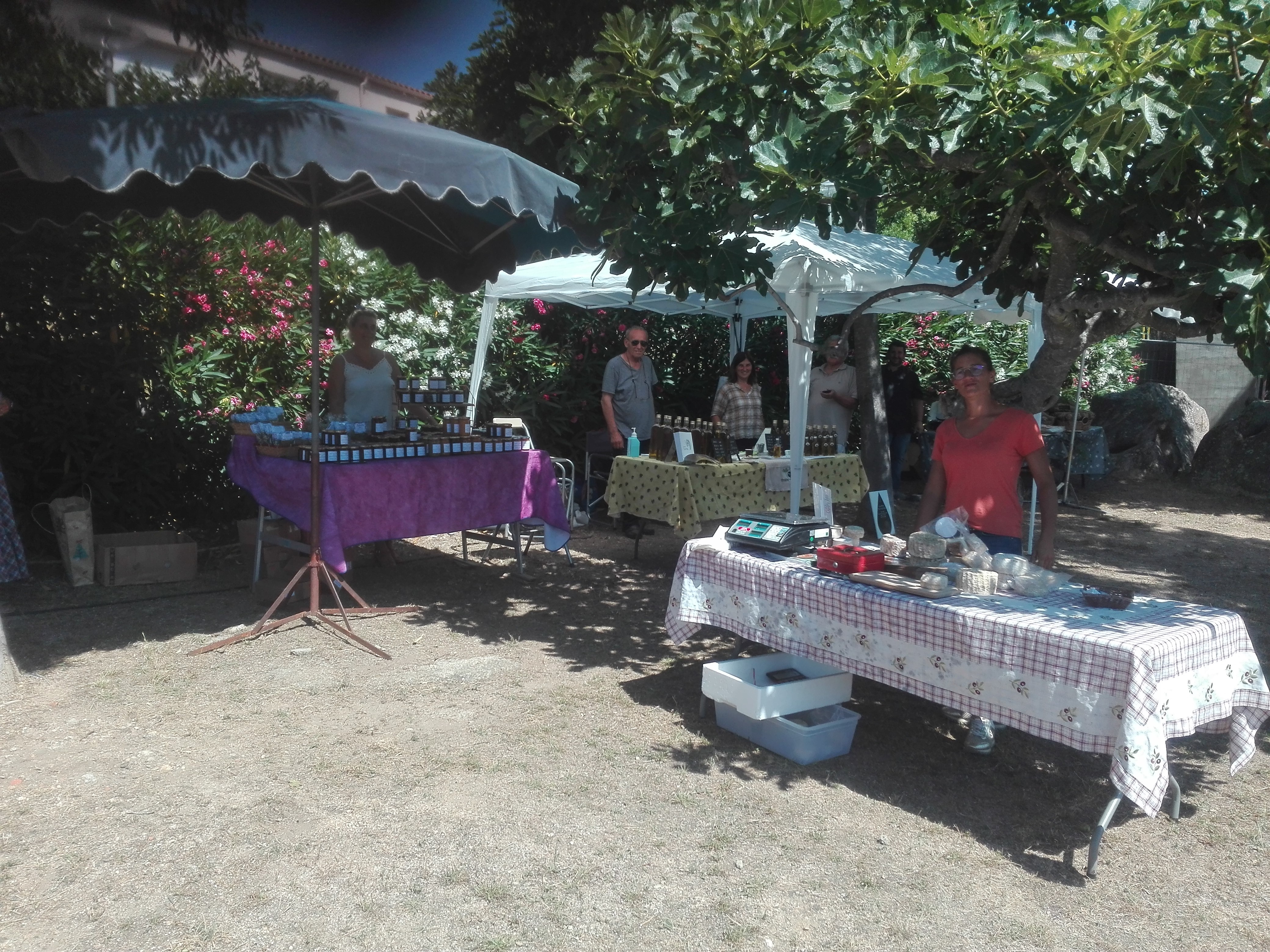 Le petit marché des producteurs Le petit marché des producteurs