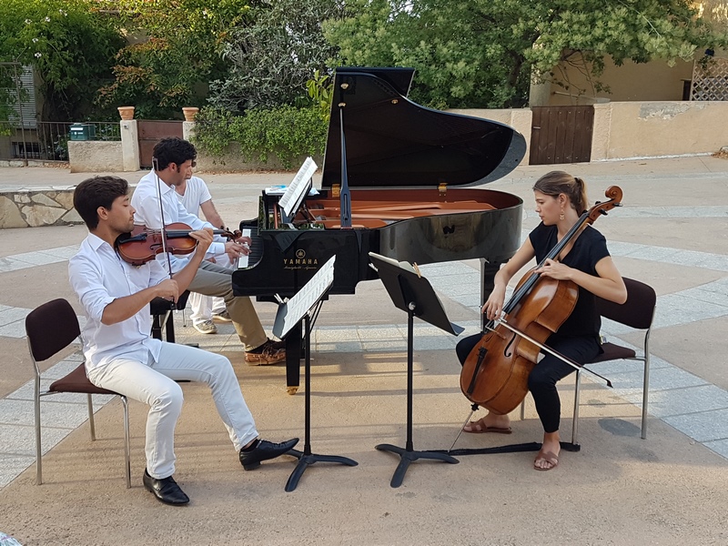 "Concerts en pays ajaccien" "hors les murs" à Serra di Ferro