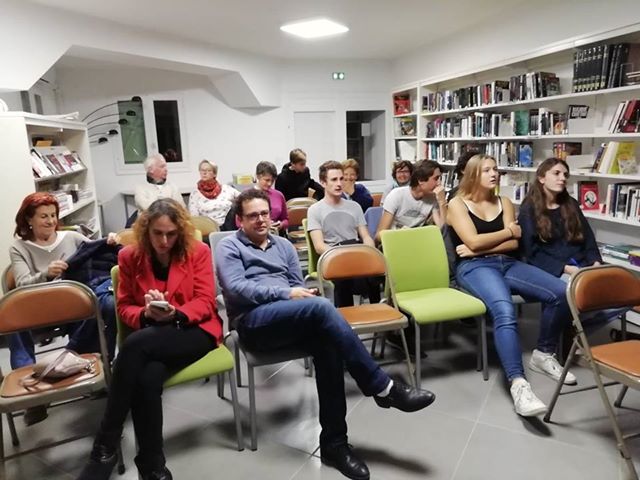 Conférence "Souffrances des dauphins dans leur monde sonore secret" Conférence "Souffrances des dauphins dans leur monde sonore secret"